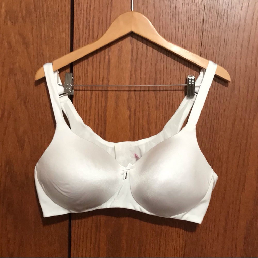 Elegant White Full-Coverage Bra